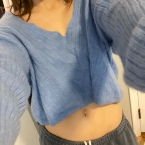 FREE PEOPLE 100% CASHMERE BLUE CROPPED SWEATER